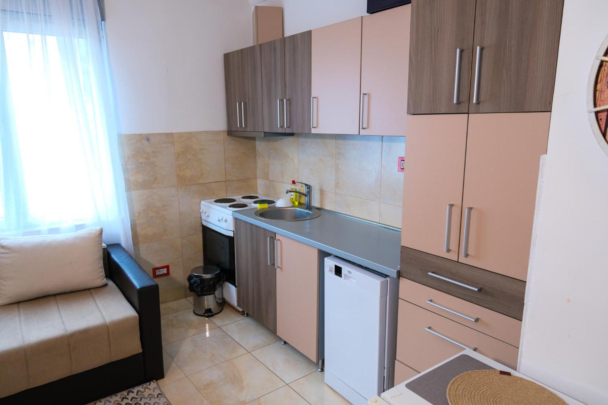 Qumi Apartments Тиват Экстерьер фото