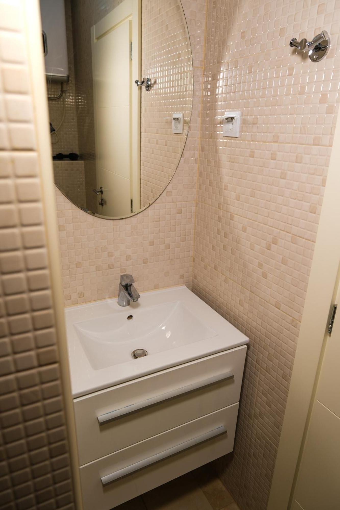 Qumi Apartments Тиват Экстерьер фото