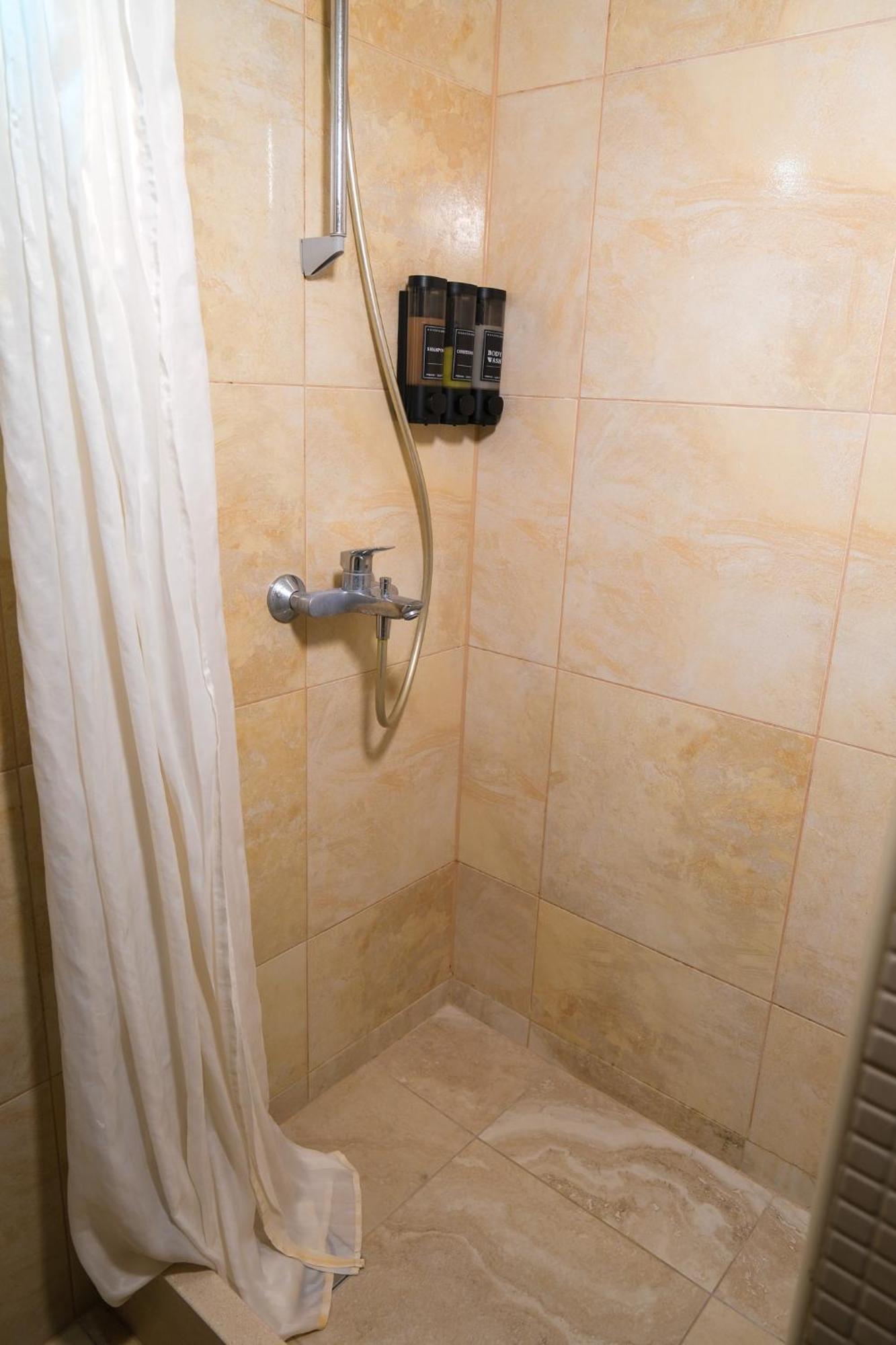 Qumi Apartments Тиват Экстерьер фото