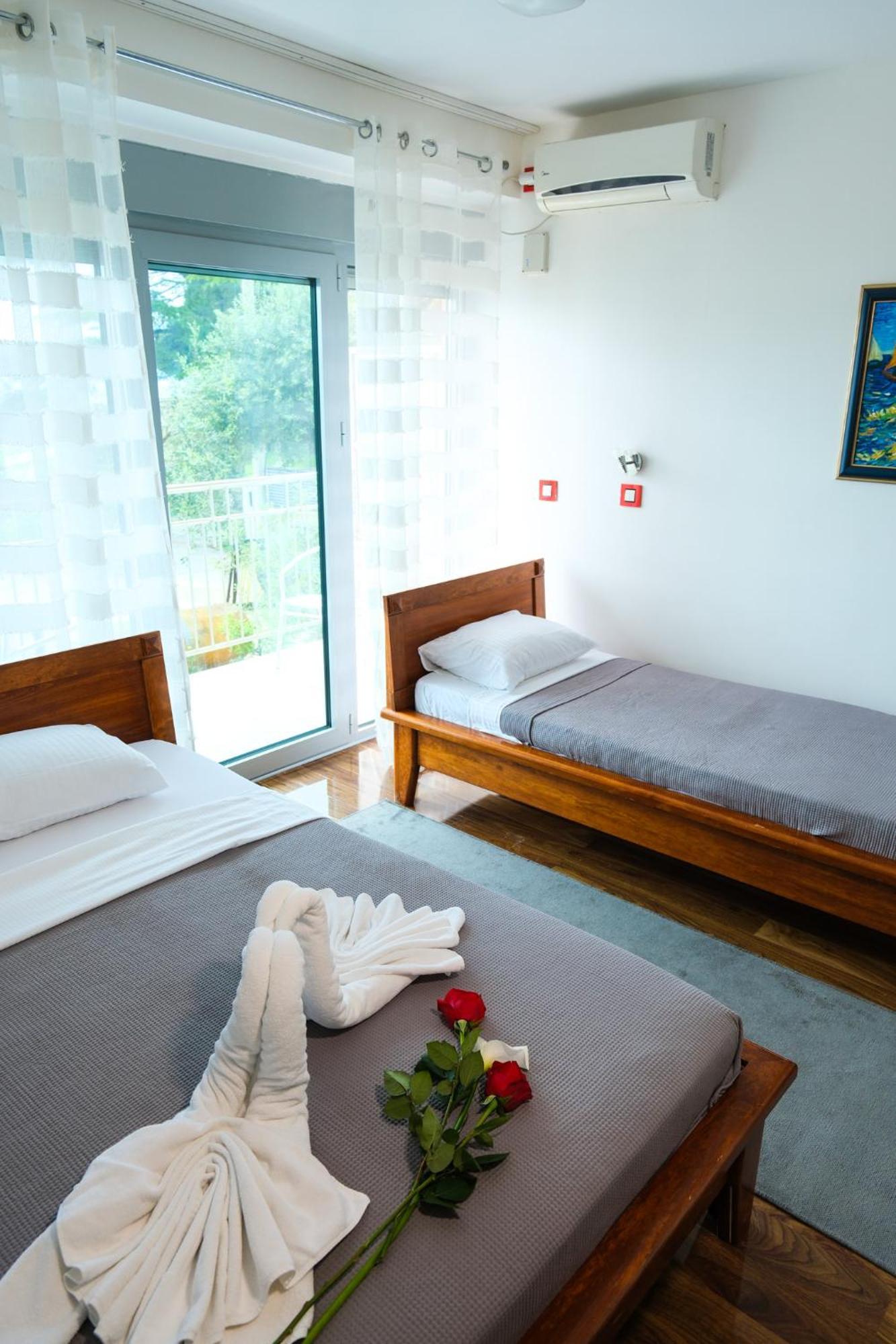 Qumi Apartments Тиват Экстерьер фото