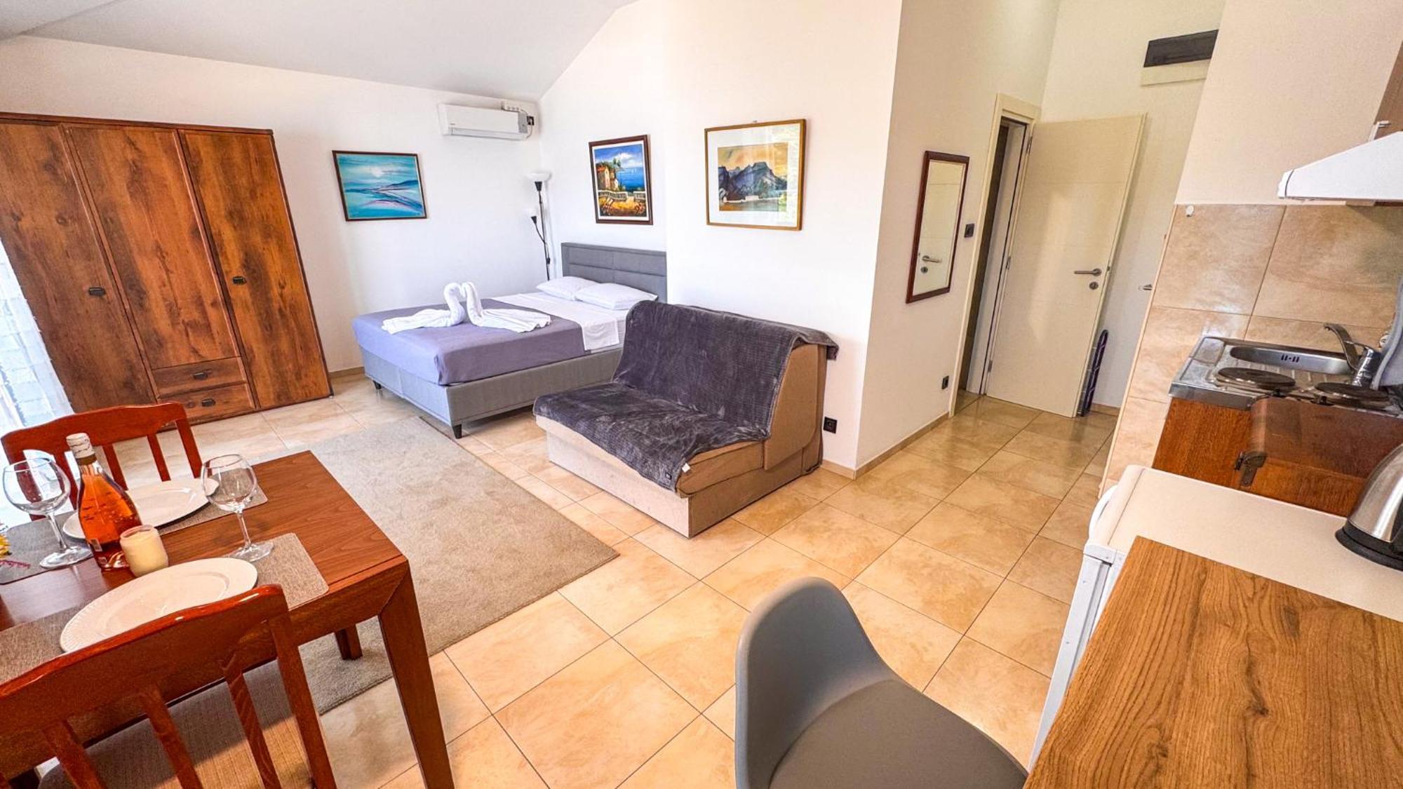 Qumi Apartments Тиват Экстерьер фото