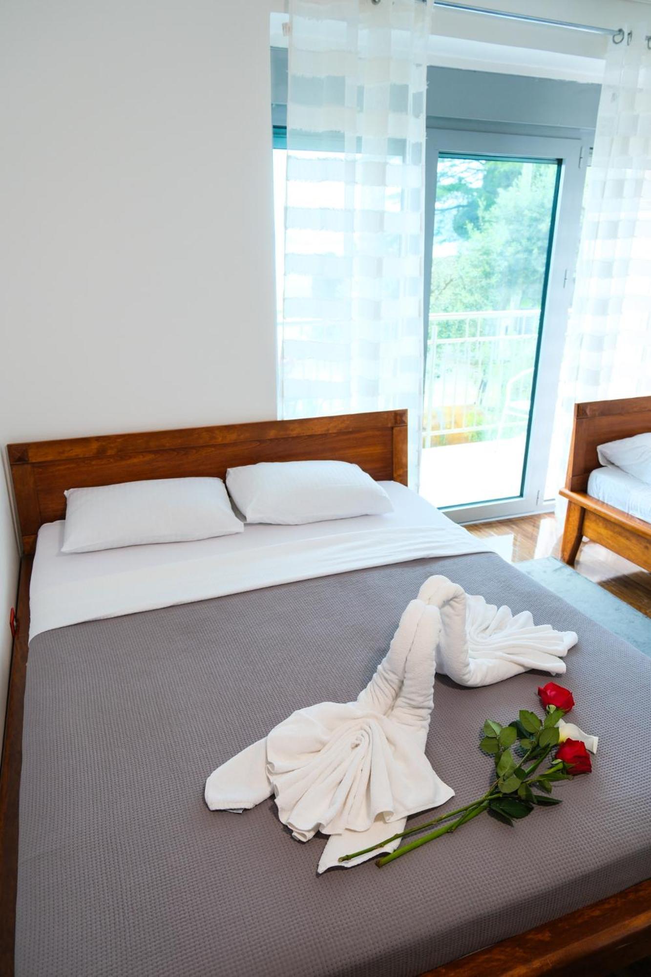 Qumi Apartments Тиват Экстерьер фото