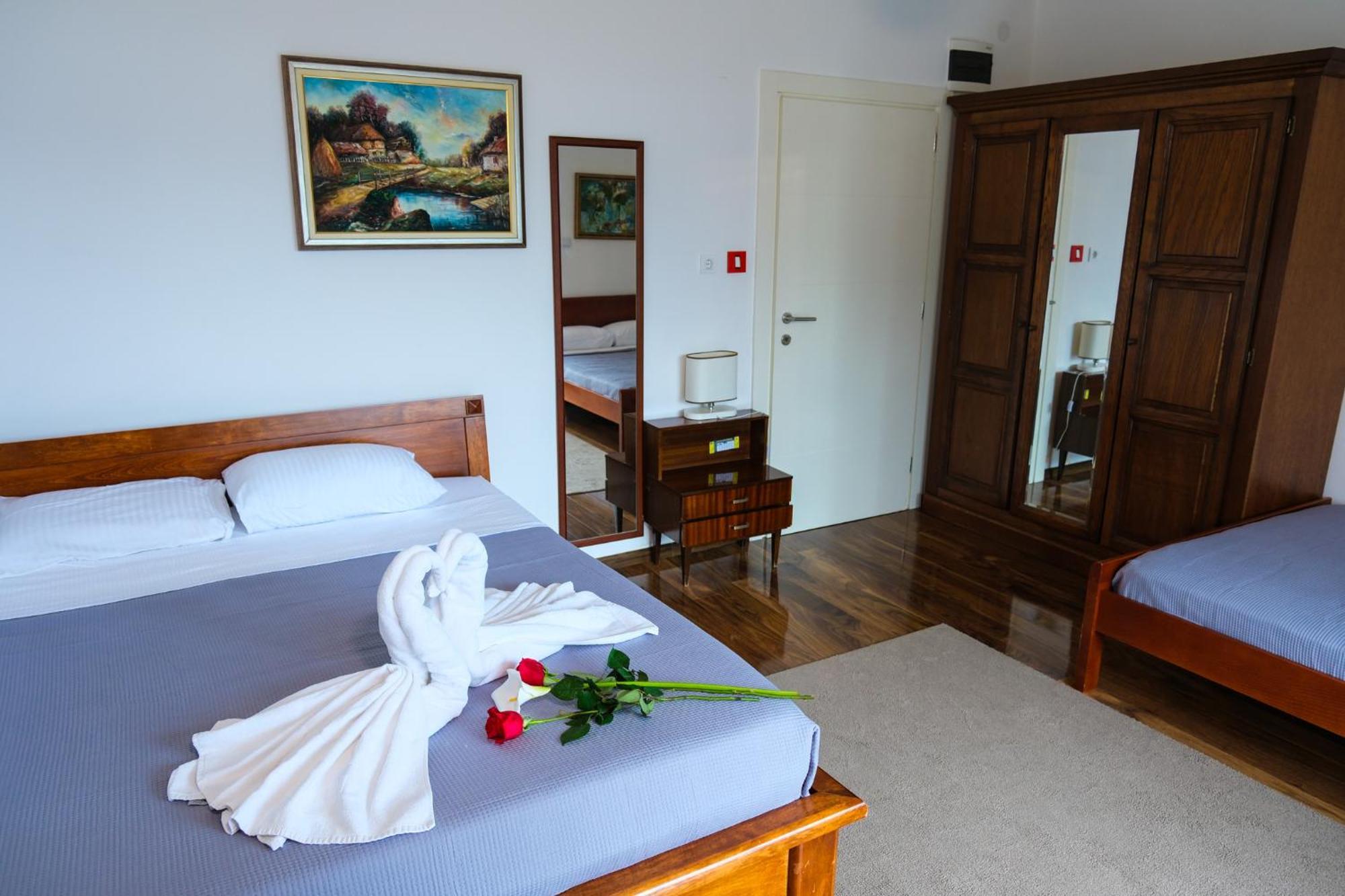 Qumi Apartments Тиват Экстерьер фото