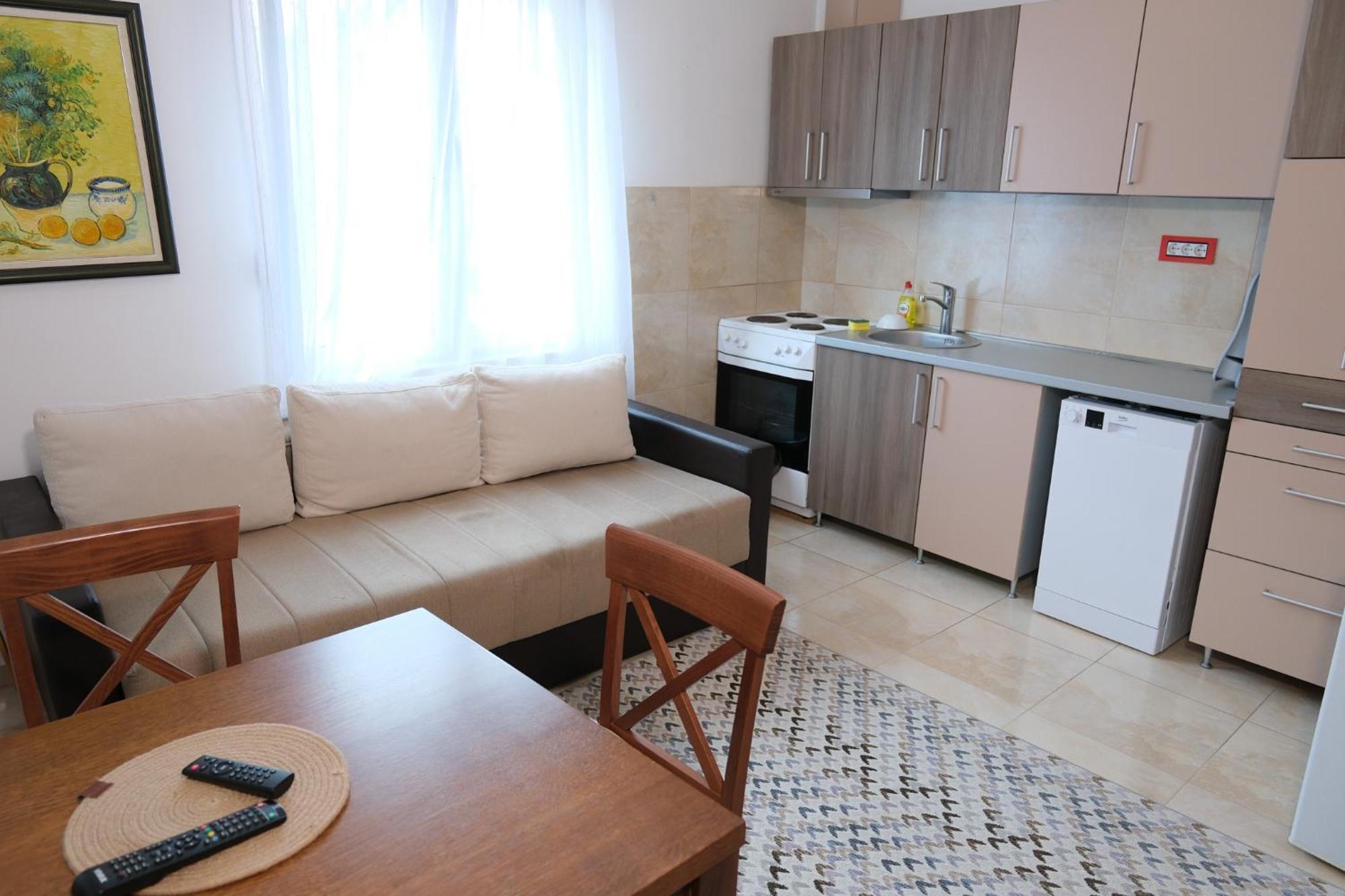 Qumi Apartments Тиват Экстерьер фото