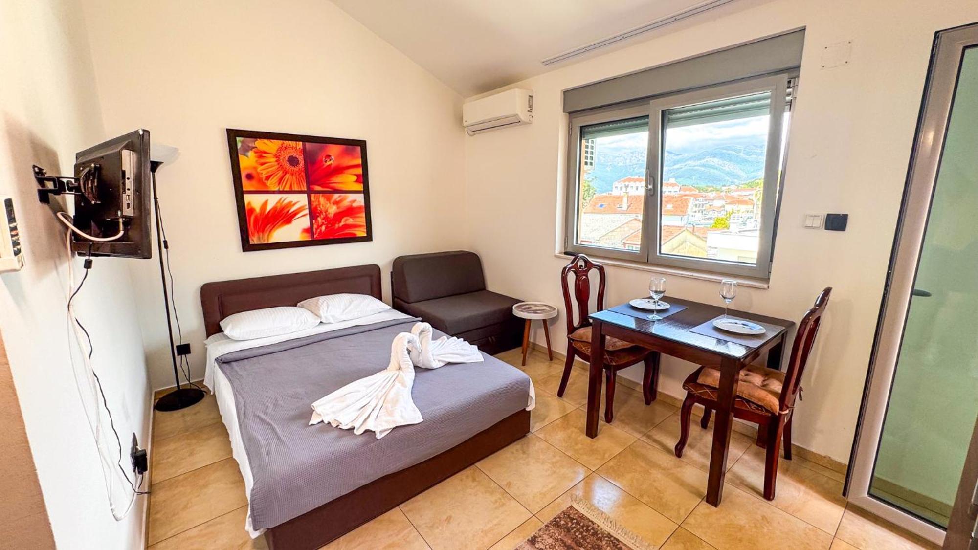 Qumi Apartments Тиват Экстерьер фото